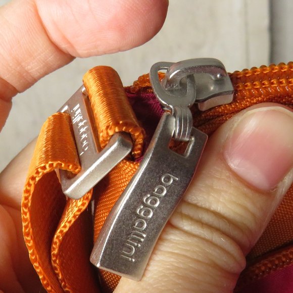 Baggallini everyday crossbody bag - Picture 7 of 7